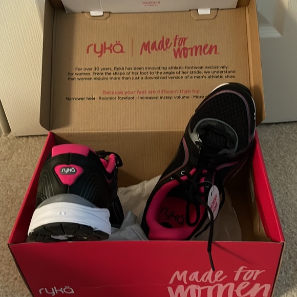 Ryka made for women athletic walking shoes with memory Foam black, pink - Picture 3 of 5